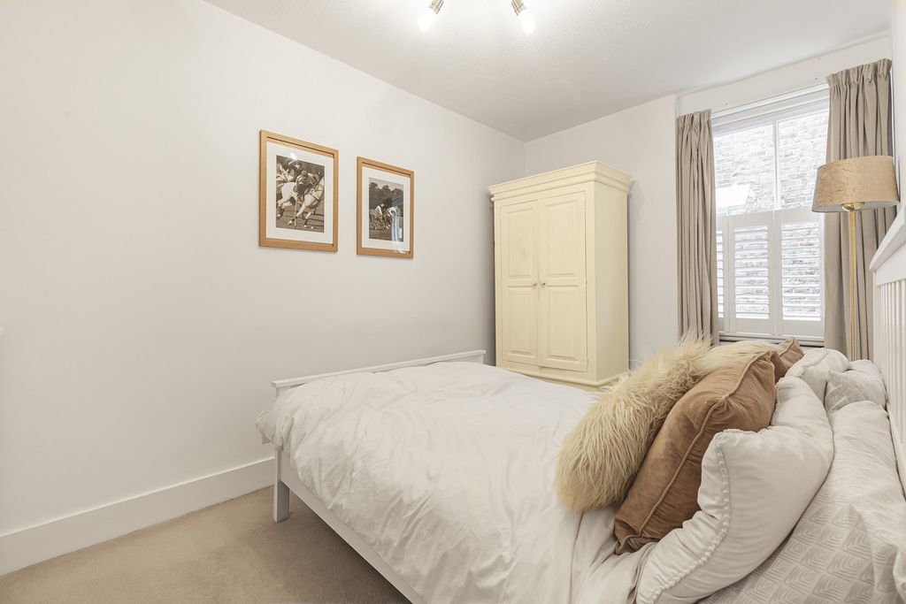 Property photo 3 of 17