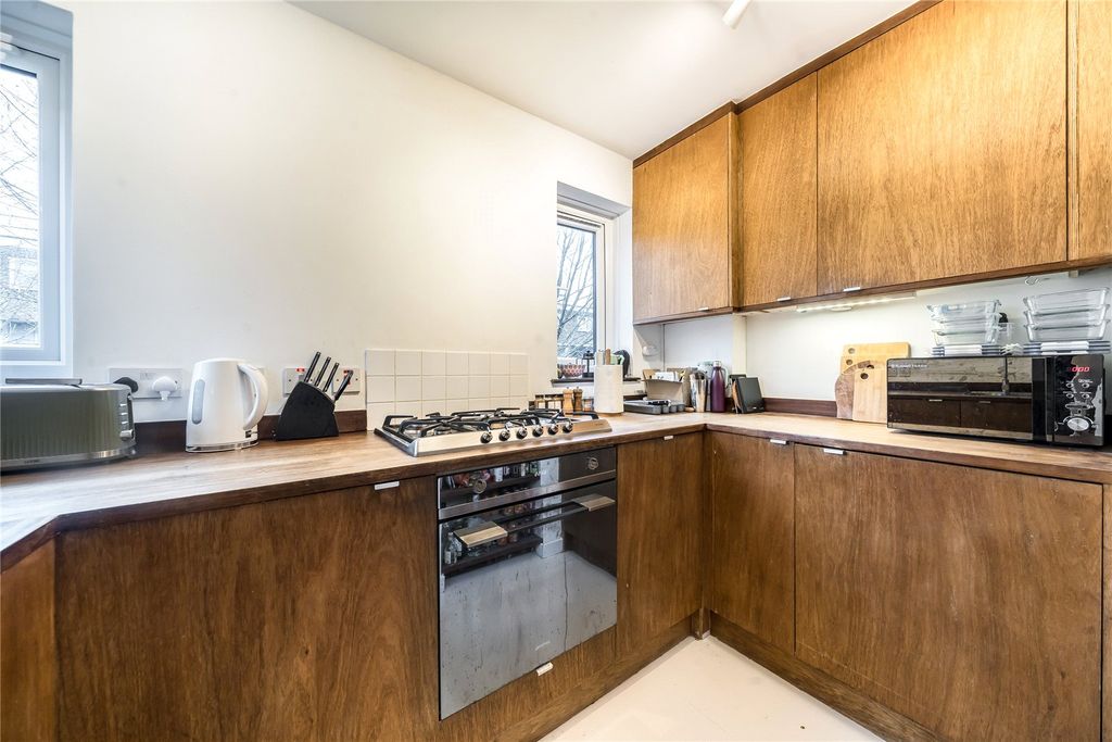 Property photo 3 of 6 Kitchen