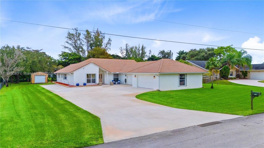 Property photo 3 of 49 <Alttext/>