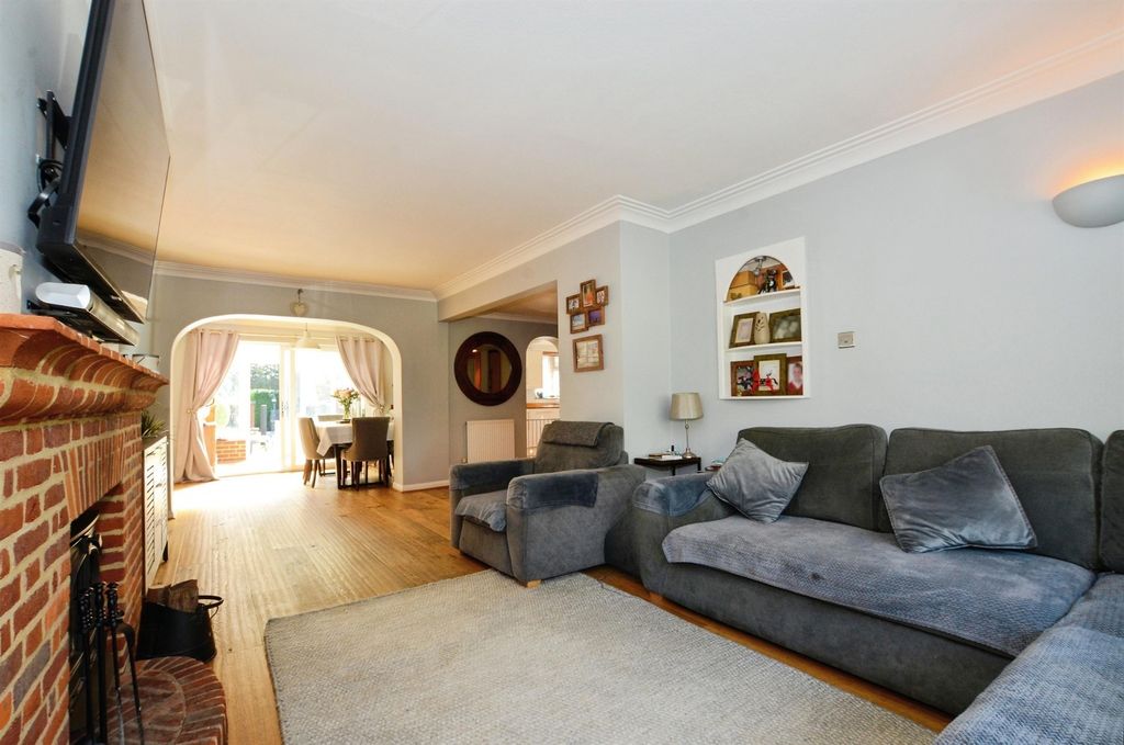 Property photo 3 of 19
