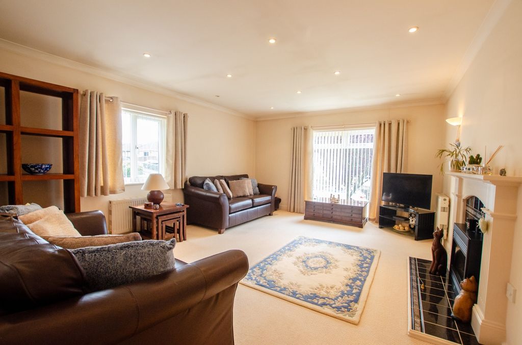 Property photo 2 of 14 20 Scarletts Well Park Tps Bodmin Branch 01208 872