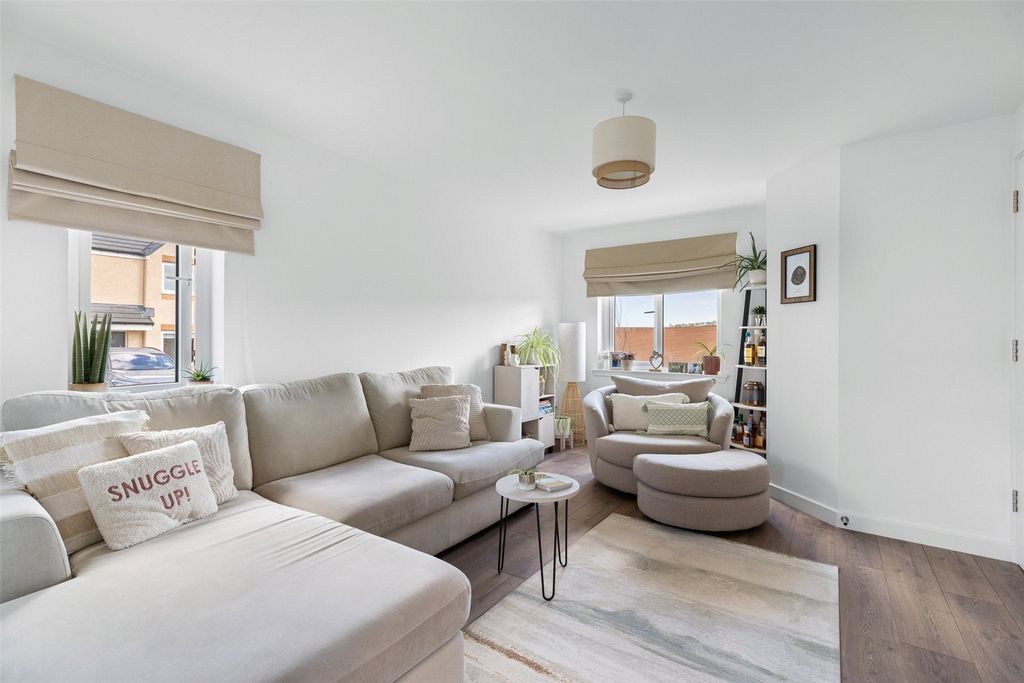 Property photo 3 of 16 Living Room