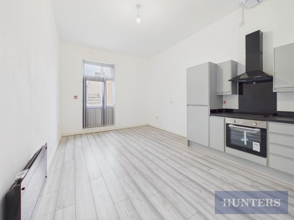 Property photo 3 of 8 Cam05316G0-Pr0358-Still002.Jpg