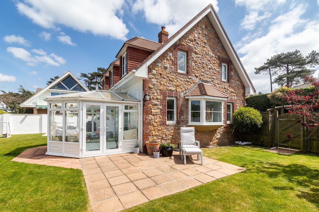 Property photo 3 of 23 Not Specified