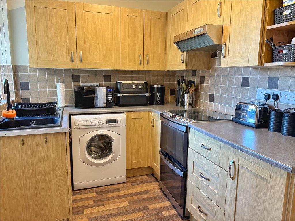 Property photo 3 of 14 Picture No. 11