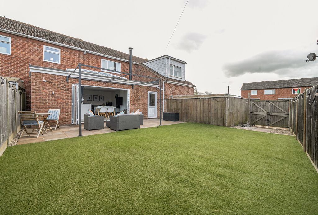 Property photo 1 of 18 1439261-15-69d10F...