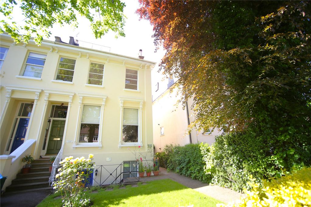 Property photo 2 of 12 Picture No. 10