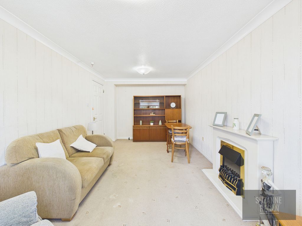Property photo 3 of 10 Cam05192G0-Pr0305-Still011