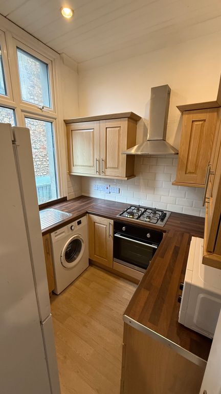 Property photo 2 of 6 Kitchen