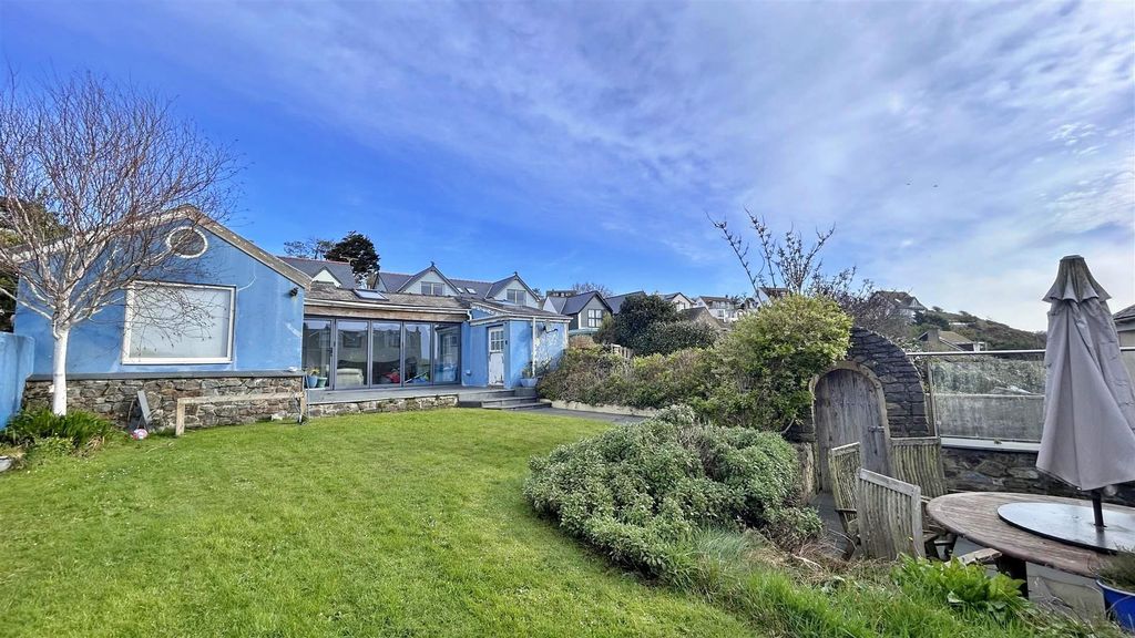 Property photo 1 of 33 Garden View Of Sun House.Jpg