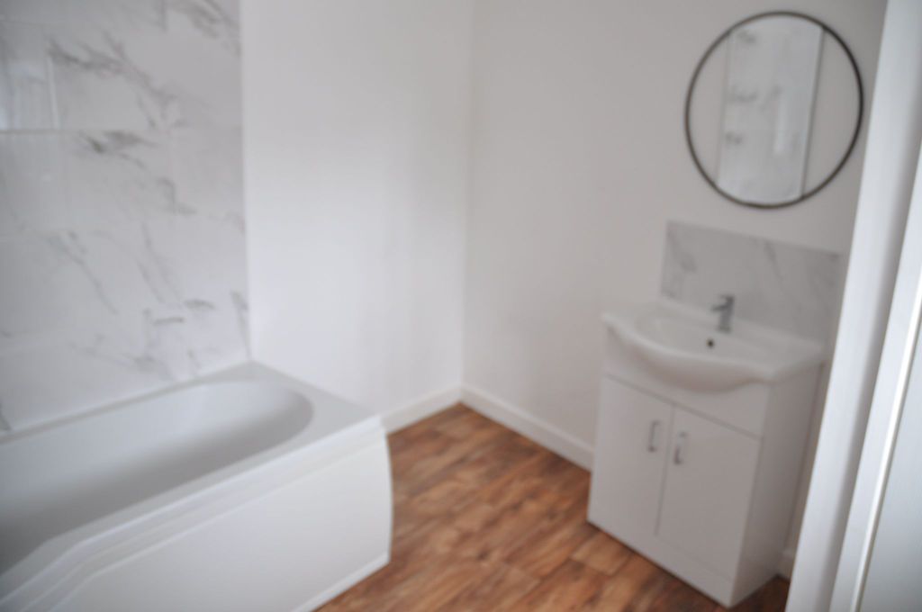 Property photo 3 of 8 Bathroom