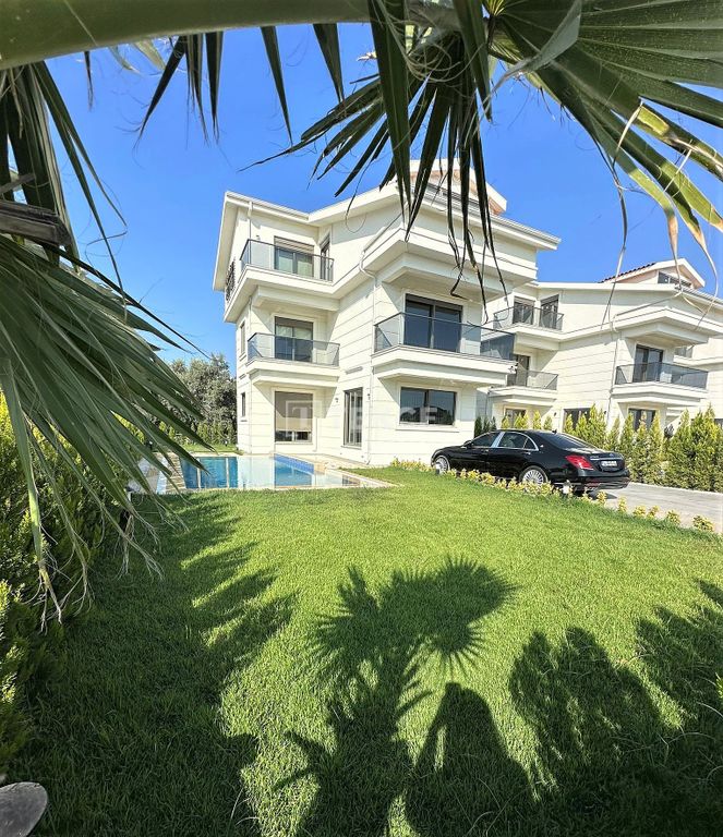 Property photo 1 of 27