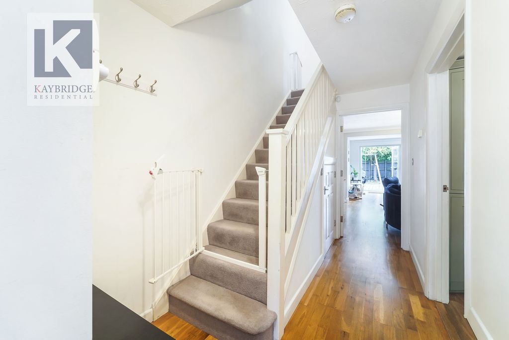 Property photo 2 of 12 Evelyn Way, Epsom - Kt19 7Dj