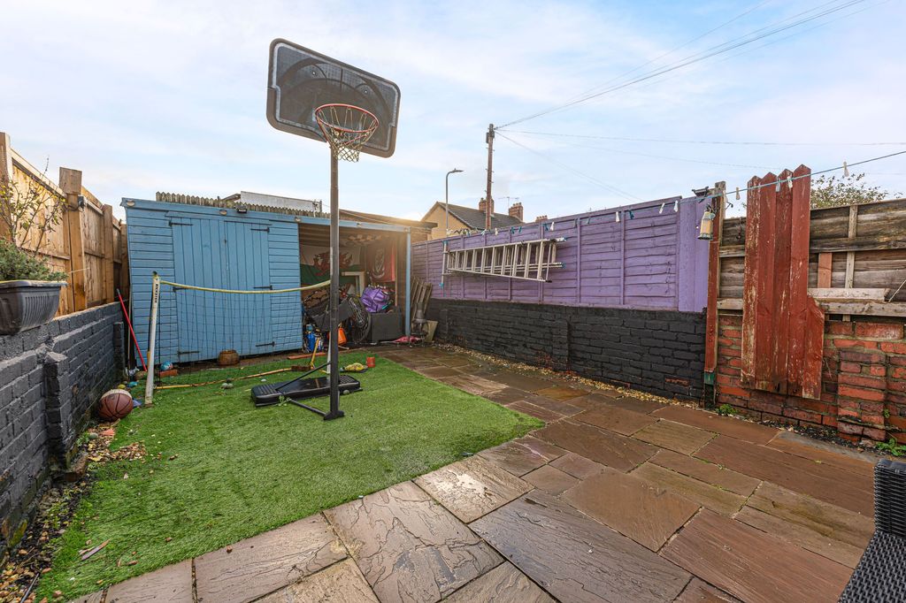 Property photo 2 of 24