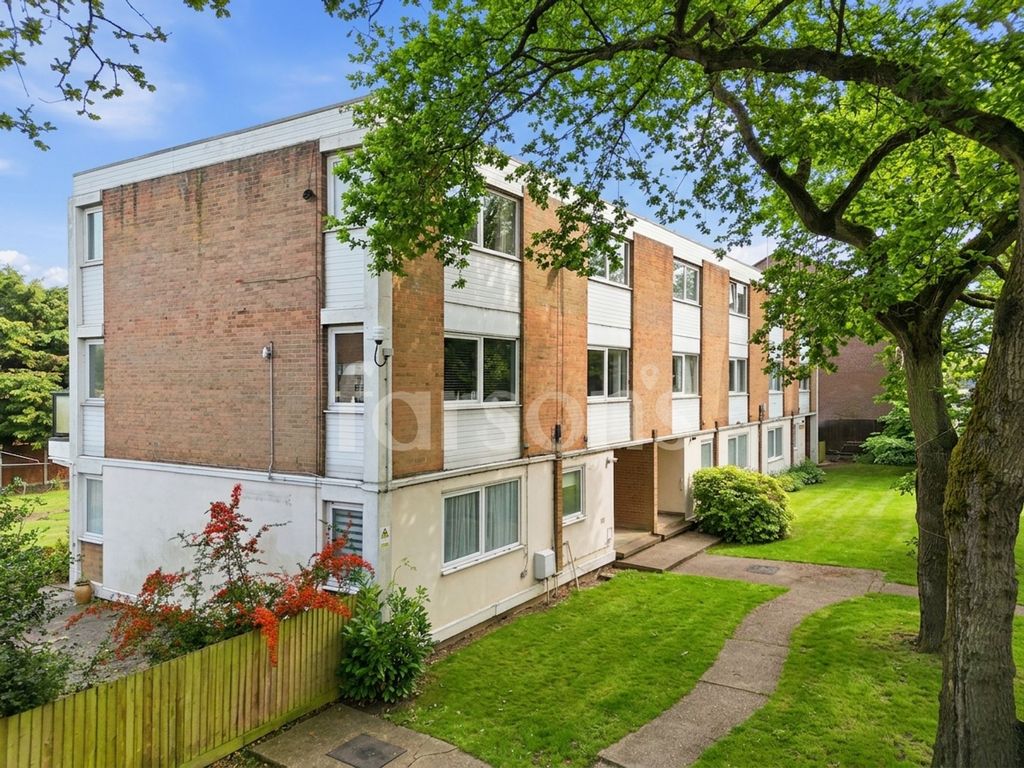 Property photo 1 of 12