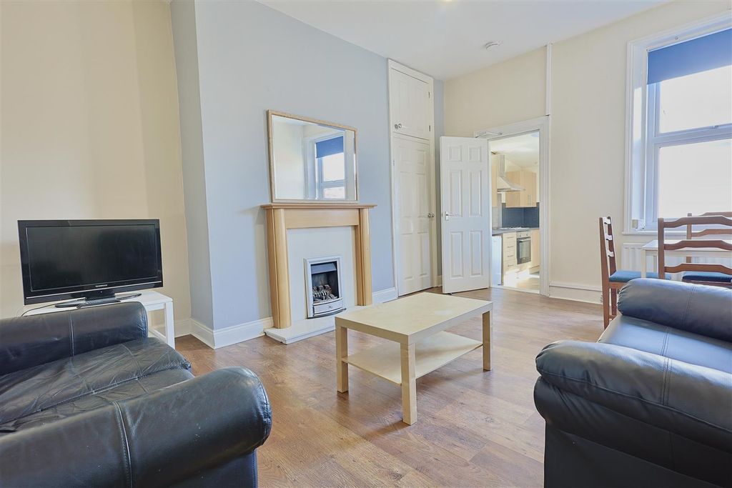 Property photo 1 of 11 D7B3CD9B-B21C-4F0D-884E-Bbb61B73F229_1_201_A.Jpeg