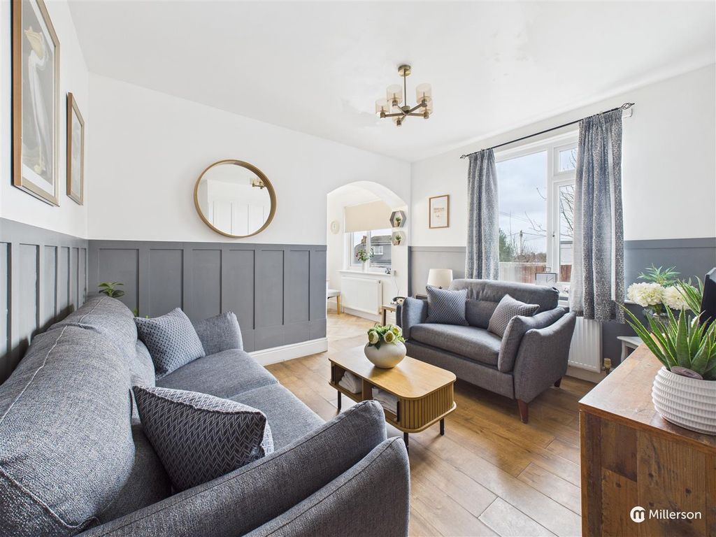 Property photo 2 of 28 Sitting Room