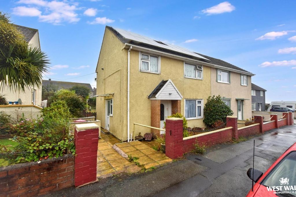 Property photo 1 of 14 31 Heol Penlan Front Pic.Jpg