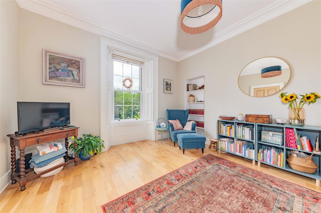 Property photo 2 of 15 5 Westfield Lane Dundee-10.Jpg