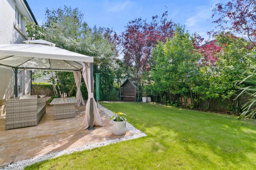Property photo 3 of 60