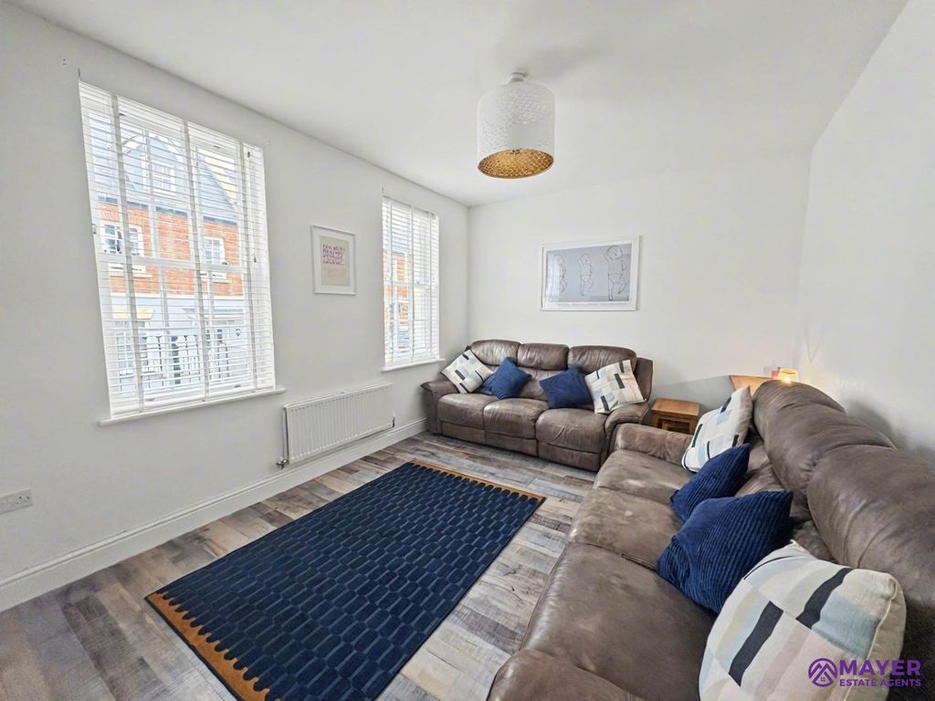 Property photo 2 of 17