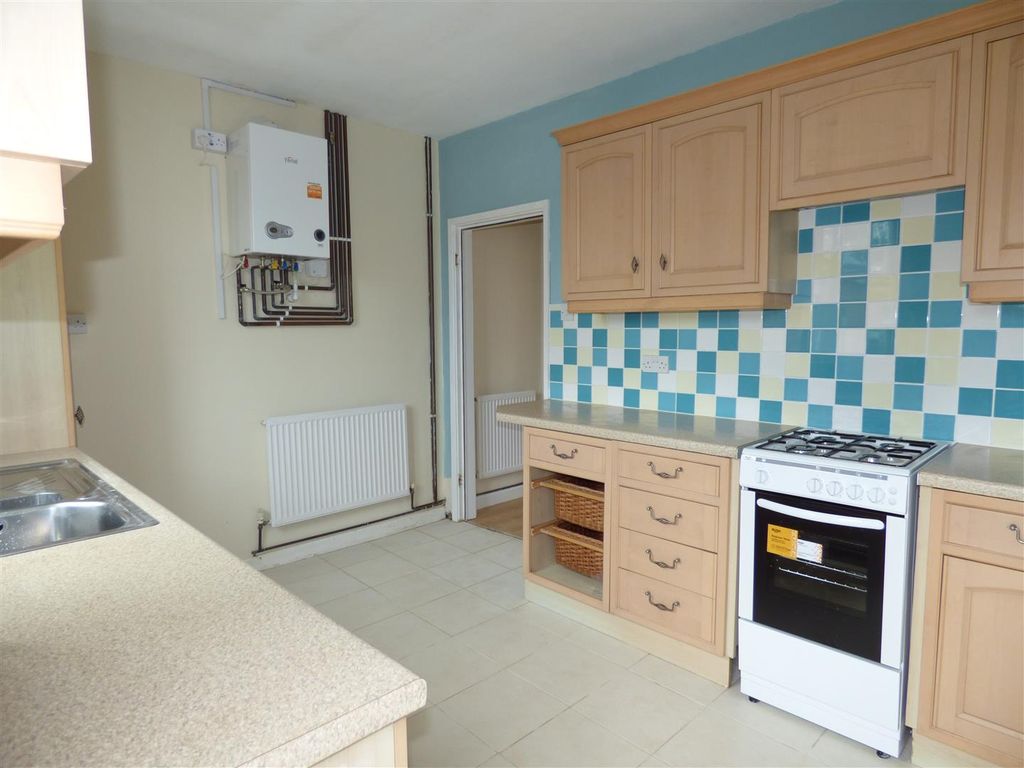 Property photo 3 of 11 282 College Street Kitchen 2.Jpg