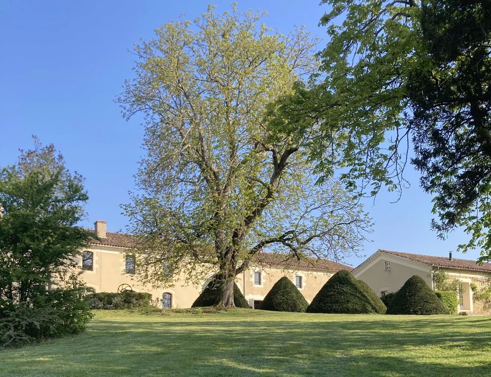 Property photo 1 of 15 Main Exterior View