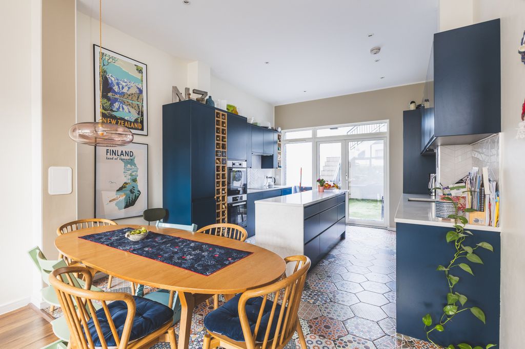 Property photo 2 of 32