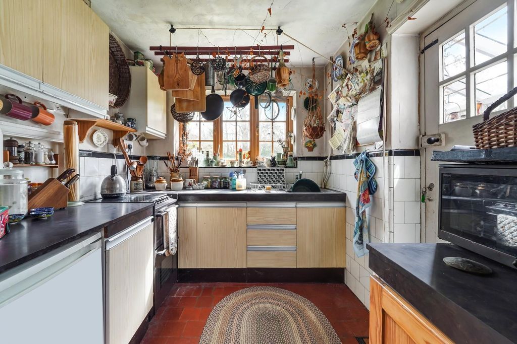 Property photo 3 of 13 Mogardor Road