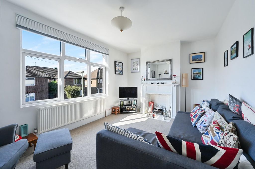 Property photo 3 of 11 Lyme Regis Road
