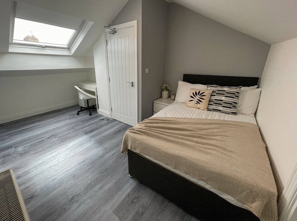 Property photo 2 of 10 File_014