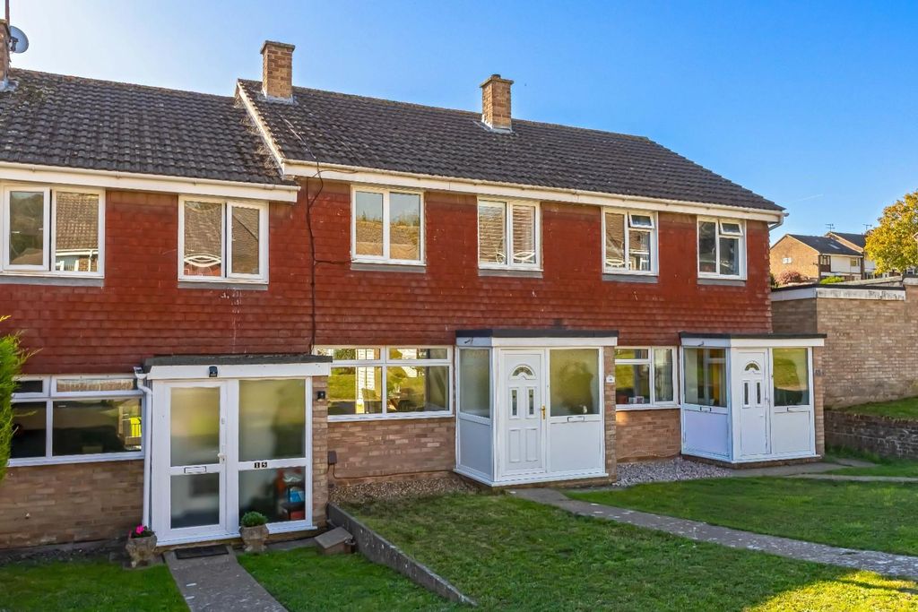 Property photo 1 of 16 Wessex Walk_17.Jpg