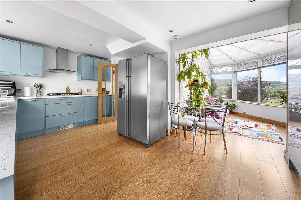 Property photo 2 of 23 Dining Kitchen