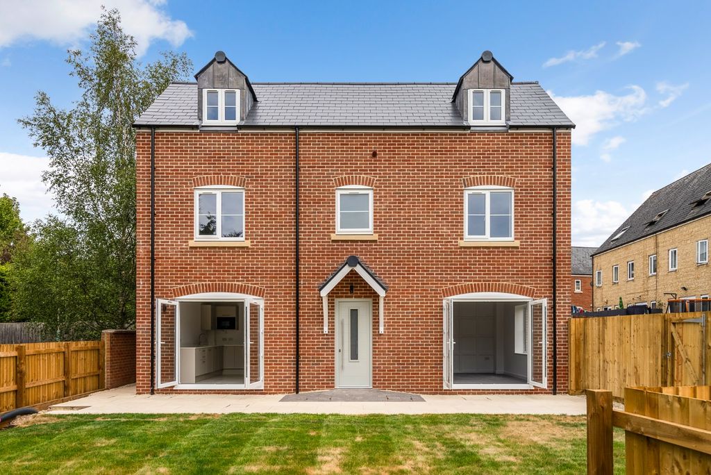 Property photo 2 of 15 Arkle House
