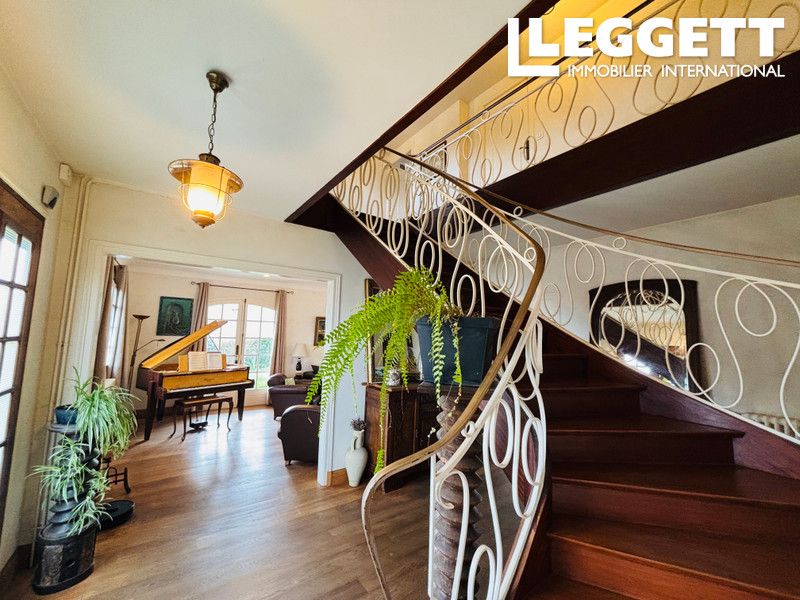 Property photo 2 of 10