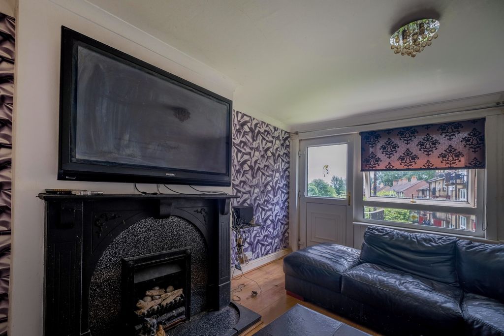 Property photo 2 of 23