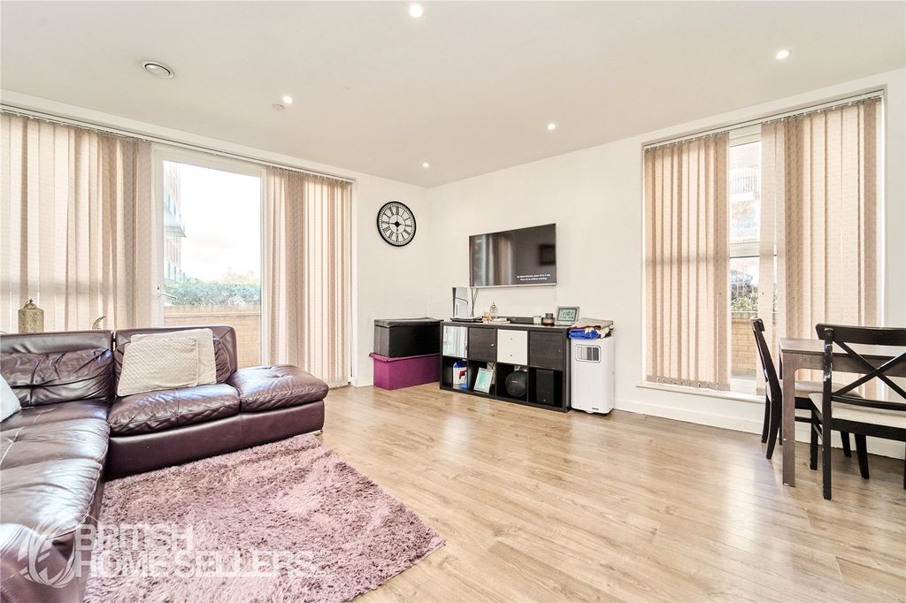 Property photo 3 of 16 Picture No. 10