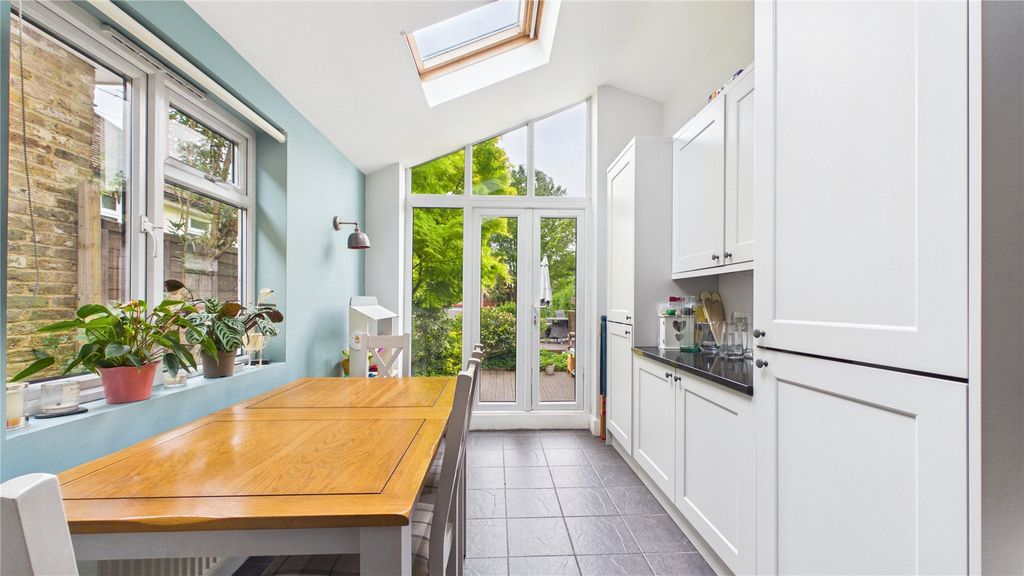 Additional image 7 of 3 bed semi-detached house for saleLightwater, Surrey GU18