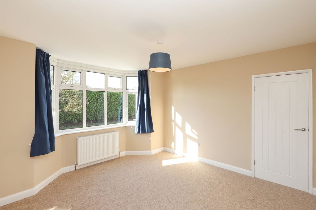 Property photo 3 of 32