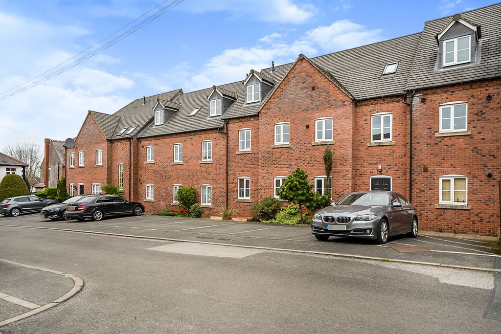Property photo 1 of 10 Garden Road