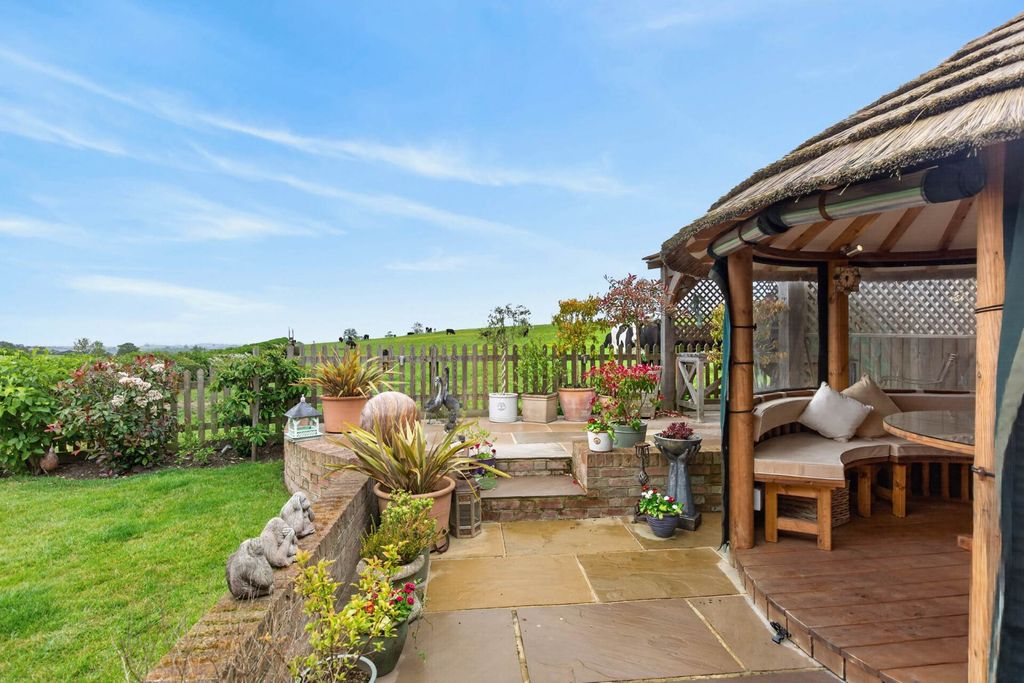 Property photo 3 of 35