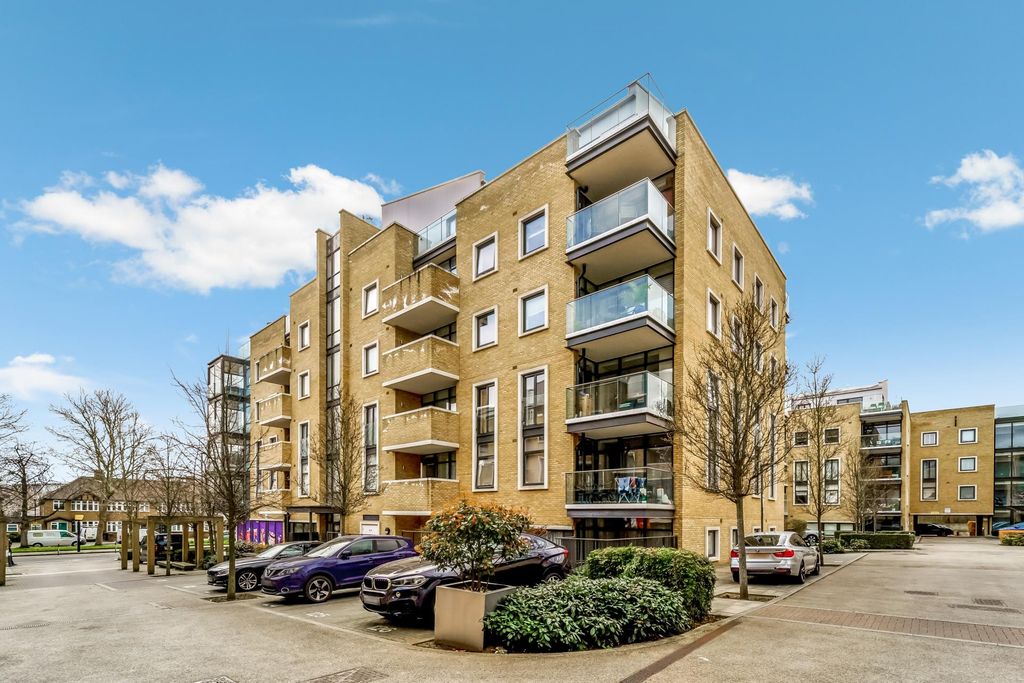 Property photo 1 of 12