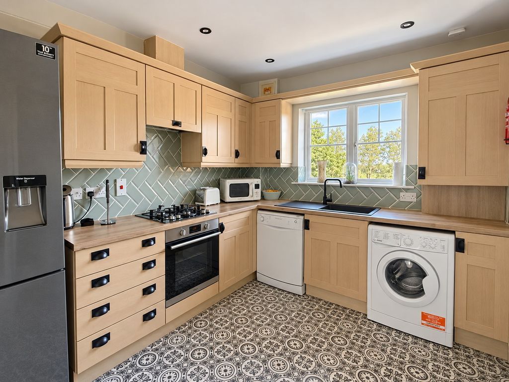 Property photo 1 of 11 Photo 7