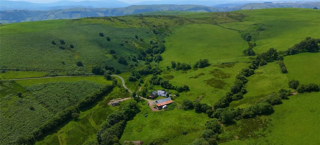Property photo 2 of 23 Picture No. 28