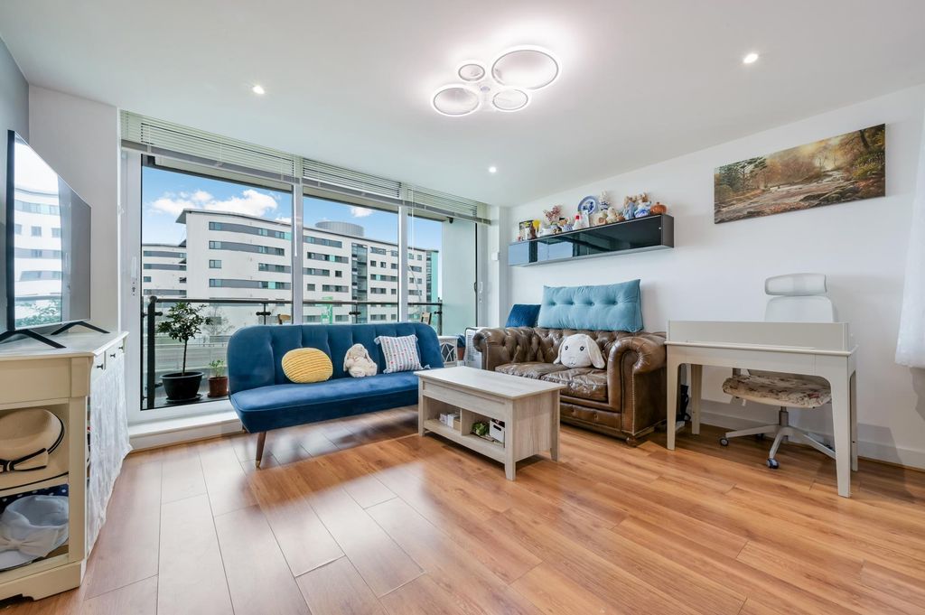 Property photo 1 of 9