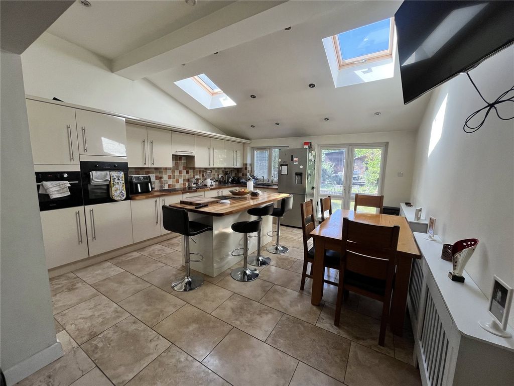 Property photo 3 of 24 Picture No. 38
