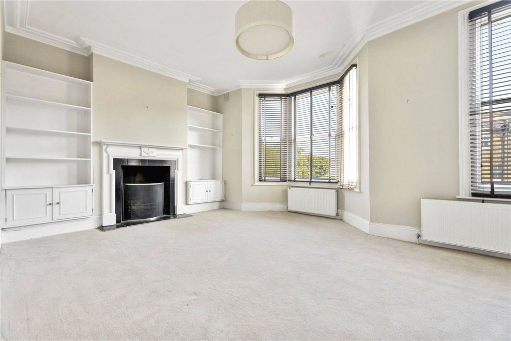 Property photo 2 of 12 Picture No. 18