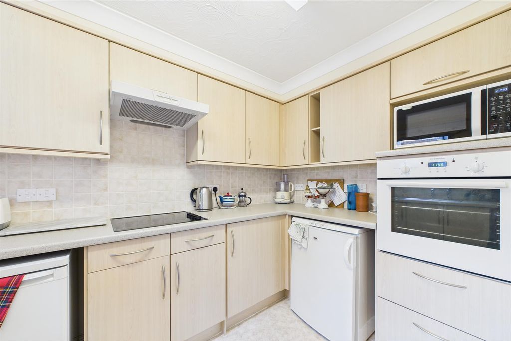 Property photo 3 of 15 Cam01894G0-Pr0252-Still003.Jpg