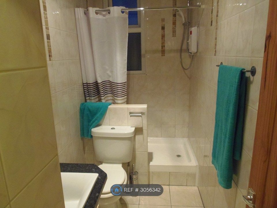 Property photo 2 of 12 Bathroom