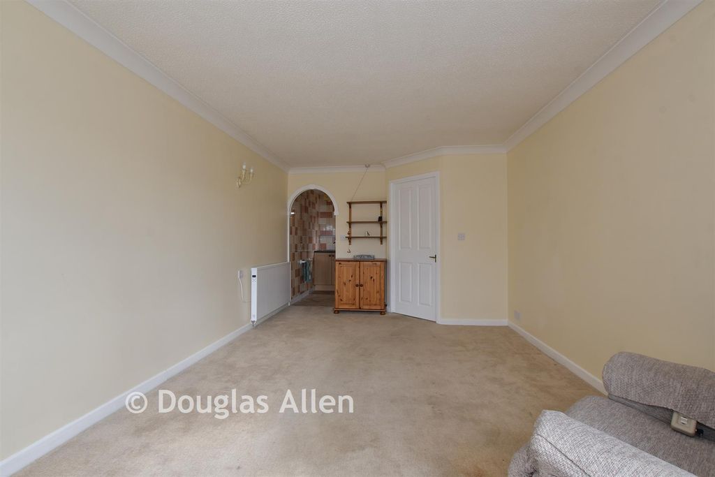 Property photo 3 of 11 Lounge/Dining Room